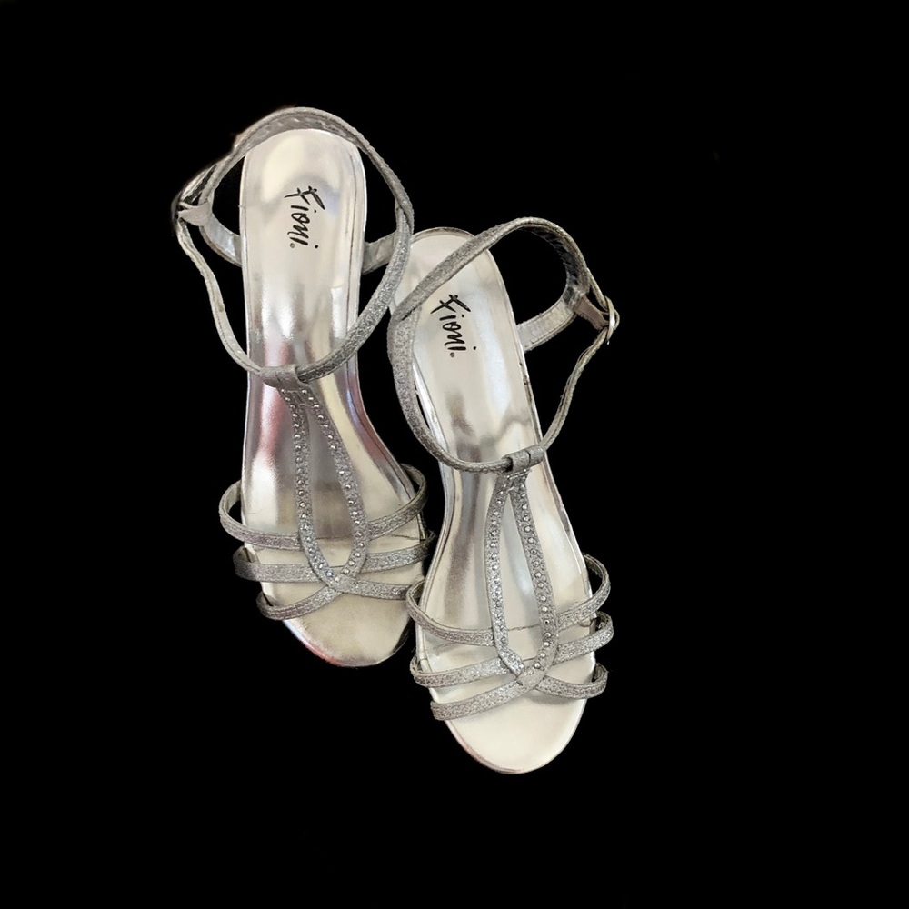 Fioni - Silver Sparkly Kitten Heels